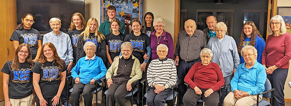 Lancaster High School National Honor Society visits Morningside folks